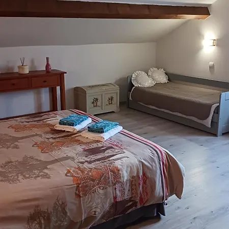 A La Joie De Vivre *